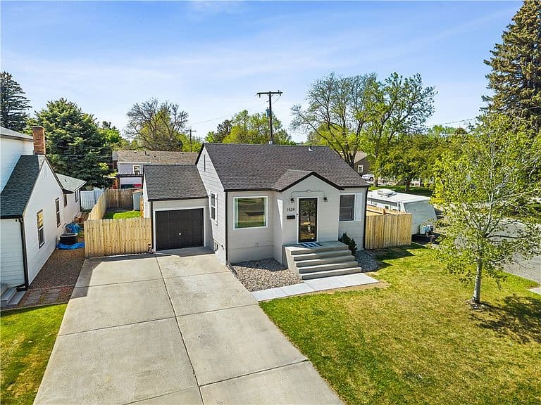 1524 11th St W photo 2