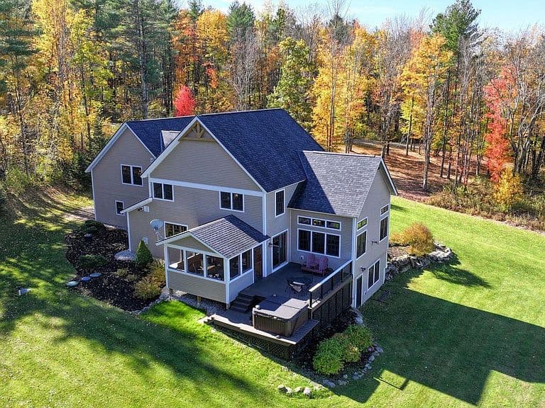 753 Martel Lane photo 4