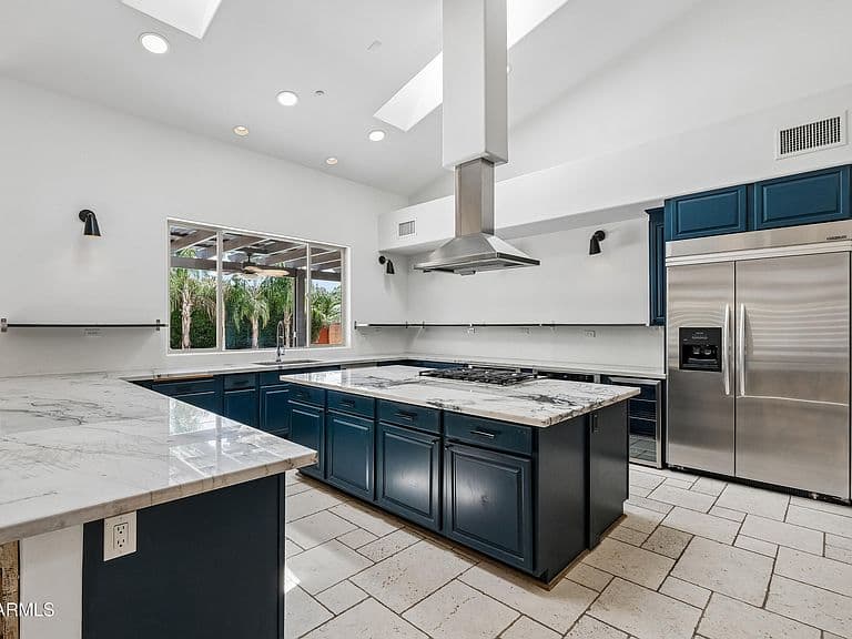 225 W ORCHID Lane photo 2