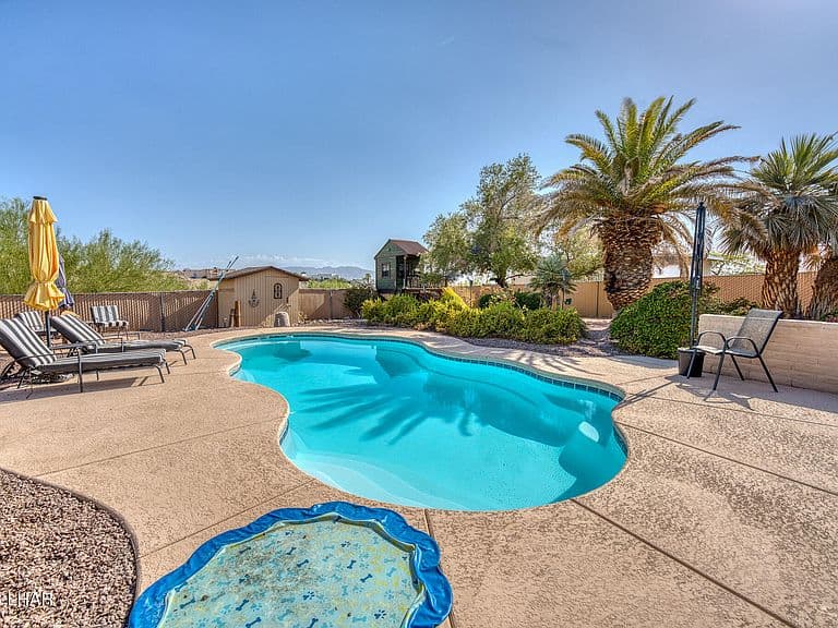 2434 Cliffwood Dr photo 1
