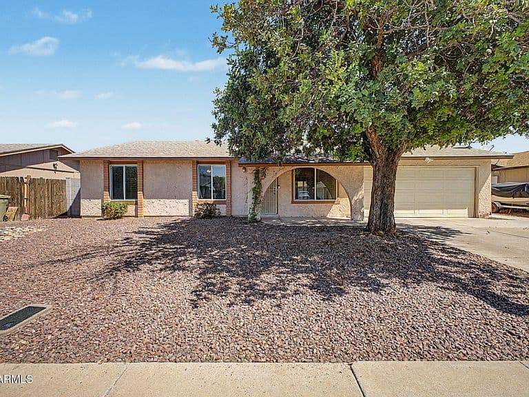 5210 W LUPINE Avenue photo 2