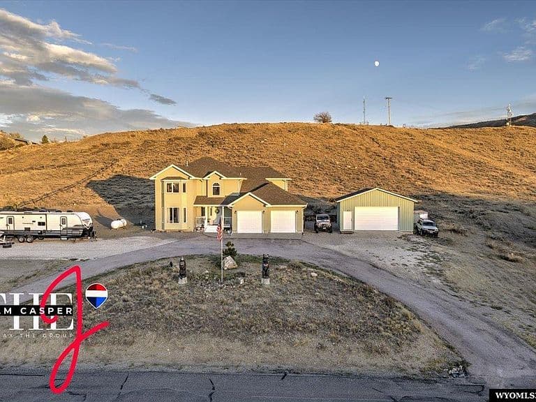 5333 Saddlestring Rd photo 1