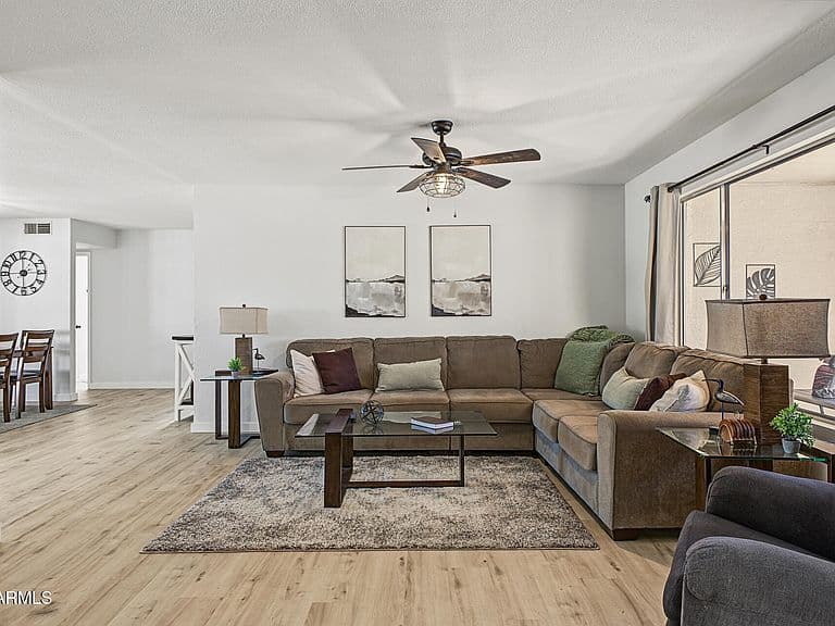 8128 E EMELITA Court photo 5