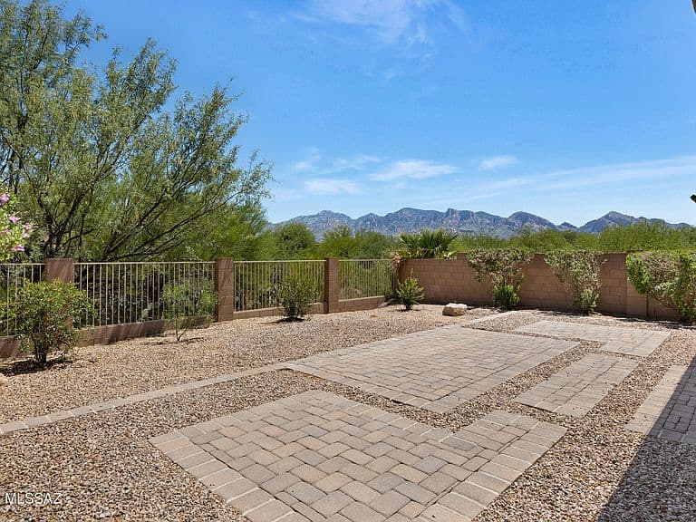 12810 N Dutch Dr photo 2