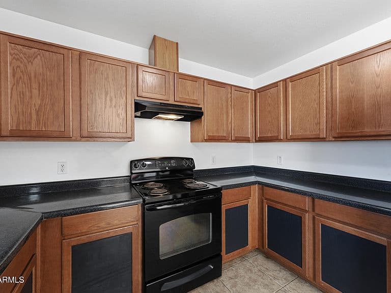 367 E CONGRESS Avenue photo 2