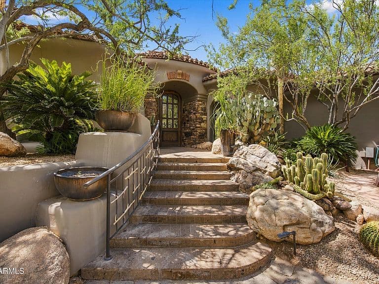 5921 E CHENEY Drive photo 2