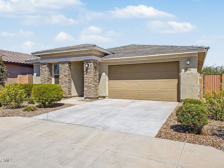 537 S PHEASANT Drive photo 4