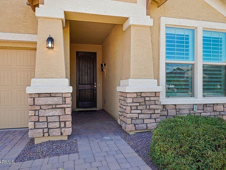 18831 W CHRISTY Drive photo 5