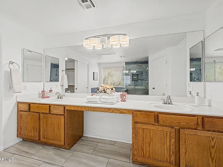 10521 W VIRGINIA Avenue photo 5