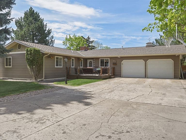 1740 Arlington Dr photo 2