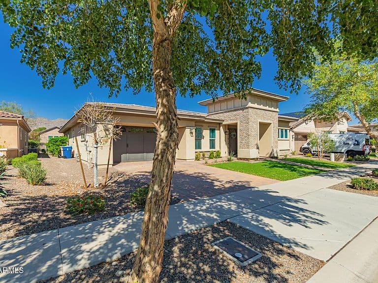 20970 W MARIPOSA Street photo 3