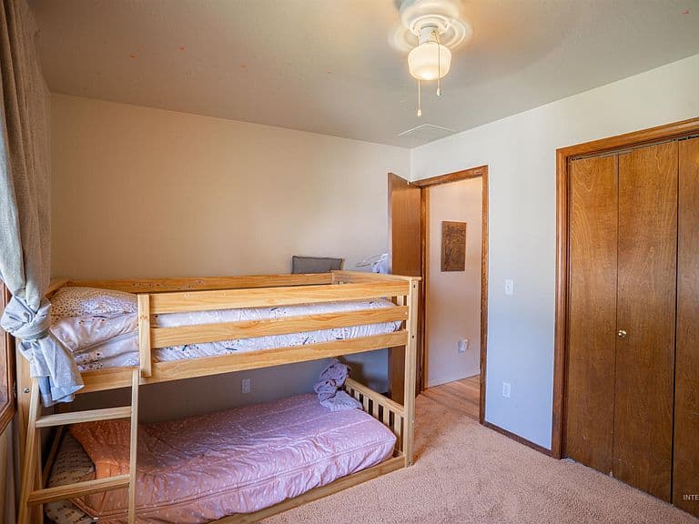 2711 Elizabeth Blvd photo 2