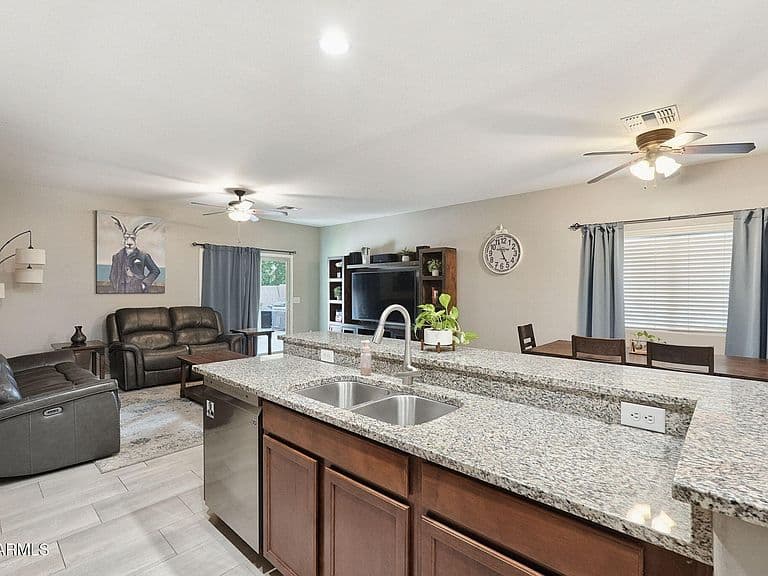 859 W HARVEST Road photo 4