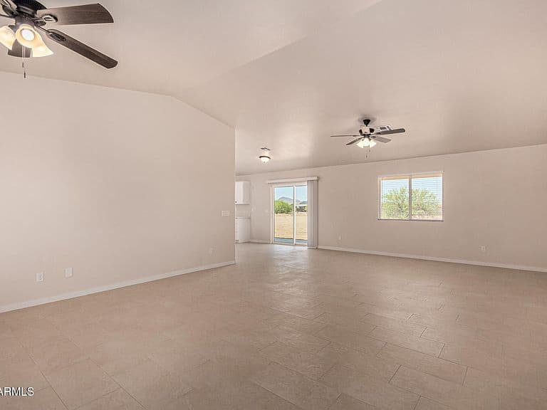 10542 S 296TH Lane photo 3