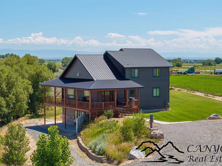 981 Road 18 photo 2