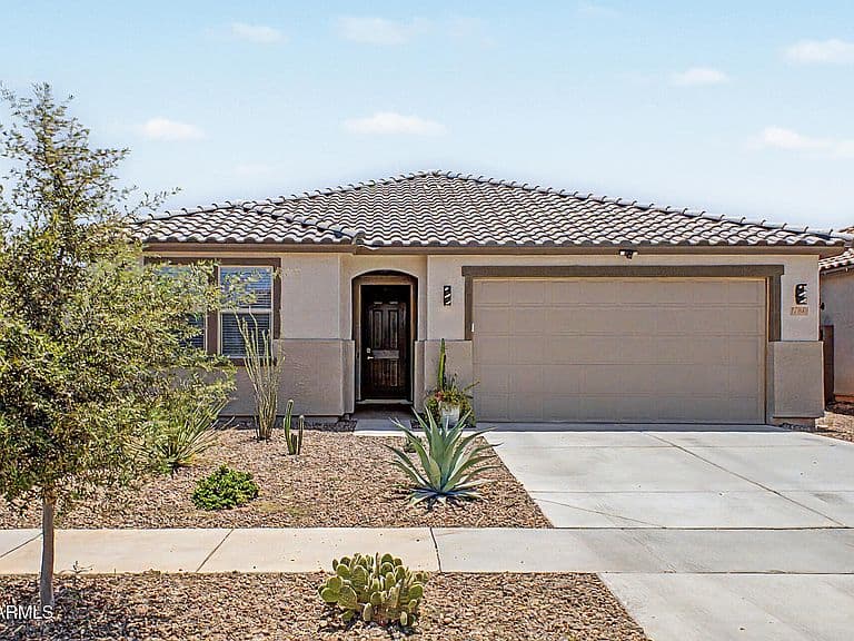 17849 W GAMBIT Trail photo 2