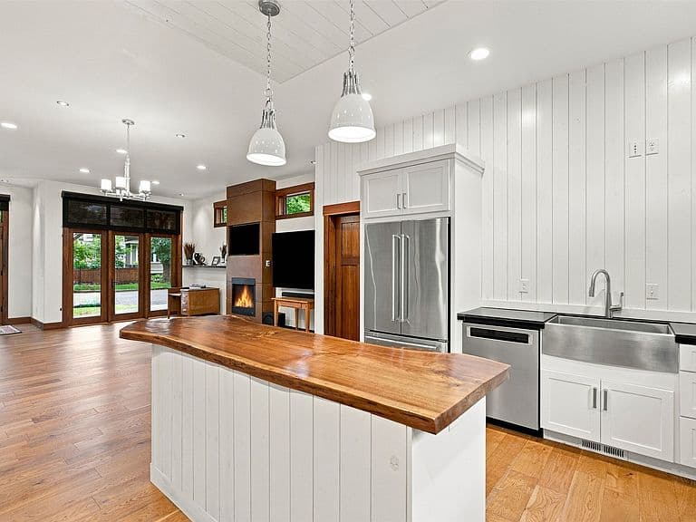 1019 Hilda Ave photo 5
