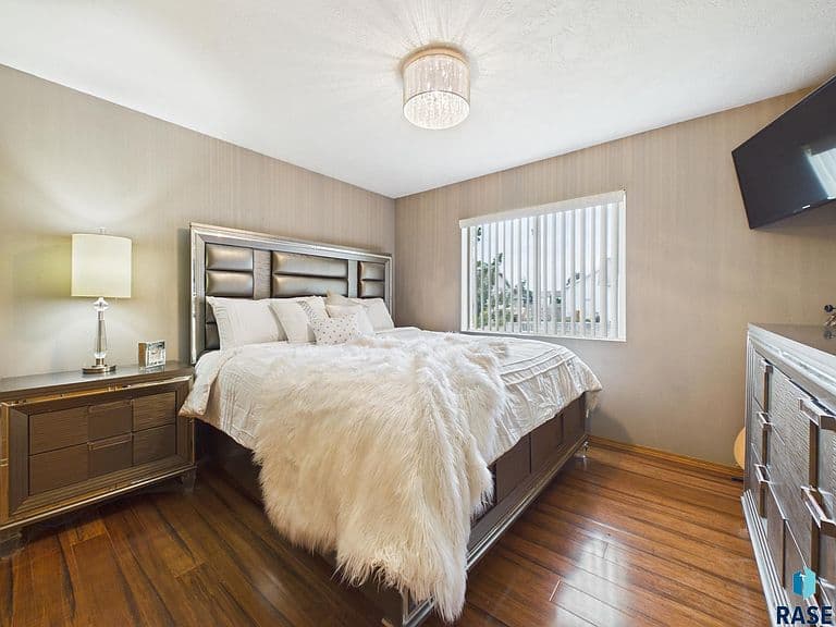 400 Philly Cir photo 3