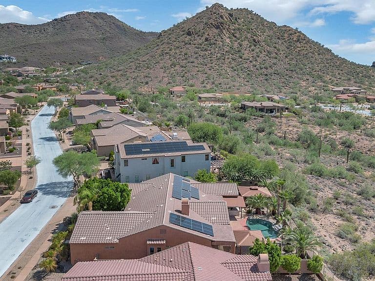 2703 W LANGUID Lane photo 4