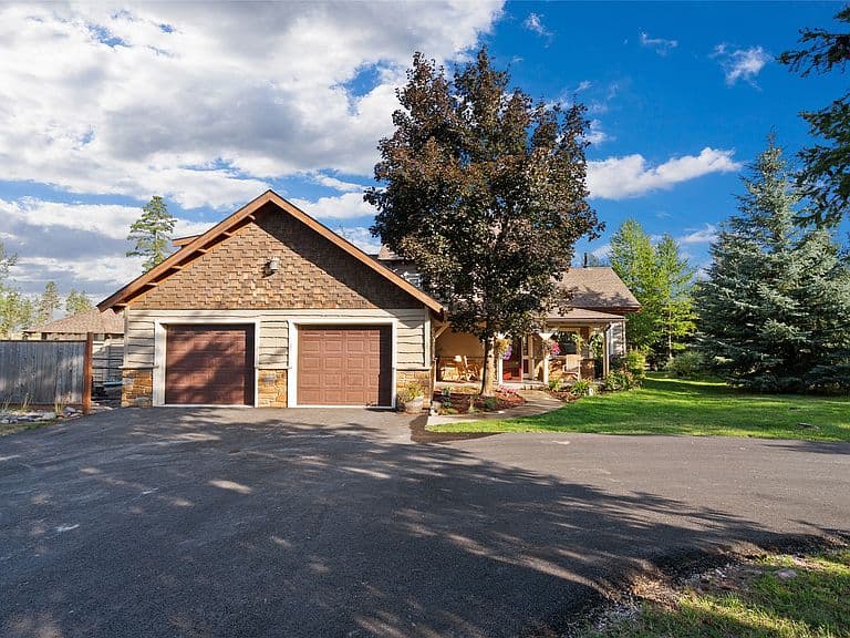 1086 Cowboy Way photo 4