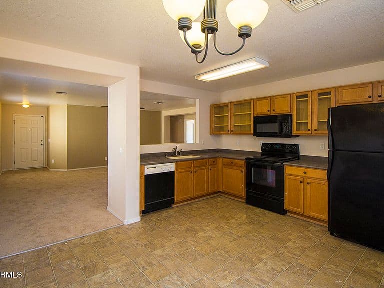 585 W JARDIN Loop photo 4