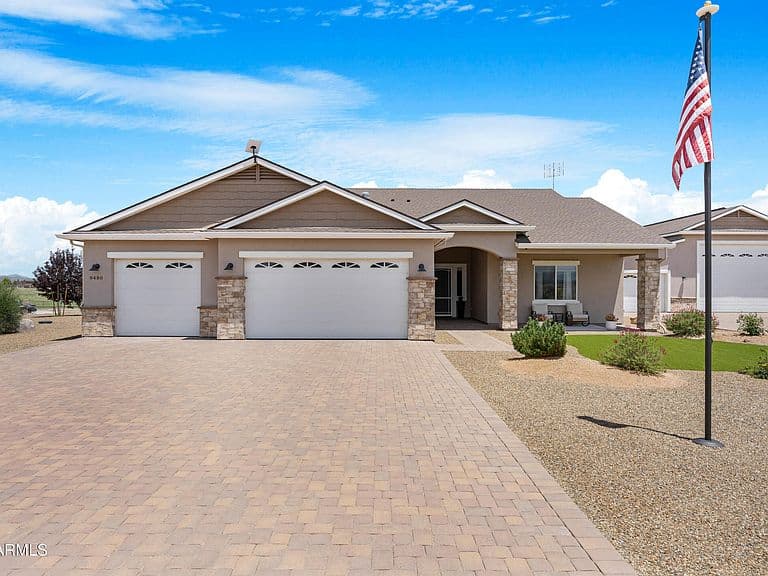 9480 E PRONGHORN Lane photo 1