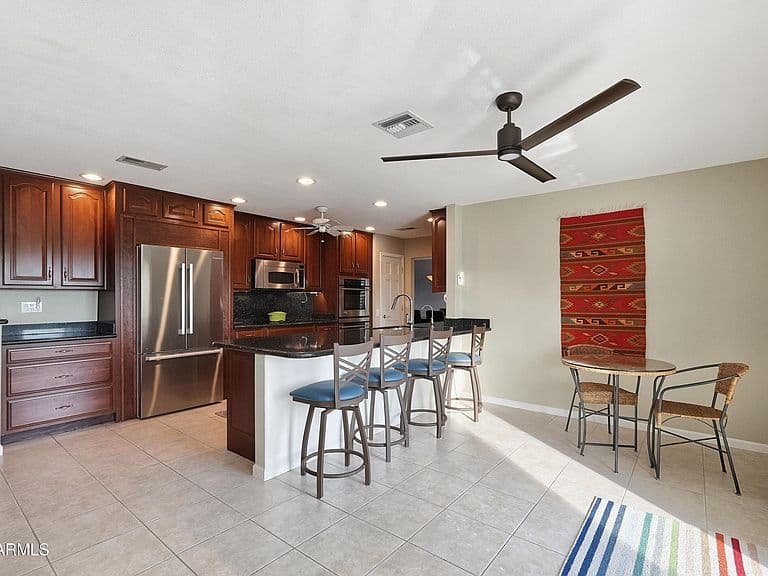 9519 W COUNTRY CLUB Drive photo 4
