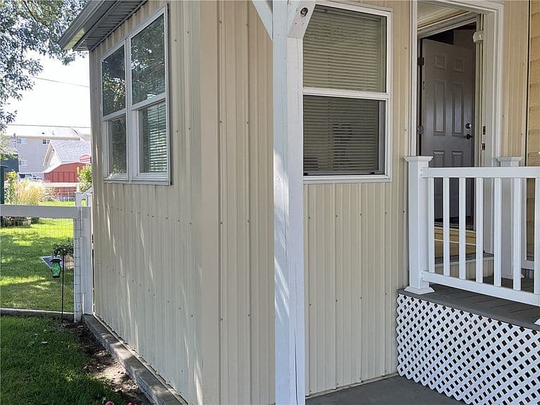 1484 Ash St photo 5