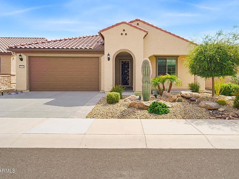 27391 W WAHALLA Lane photo 2