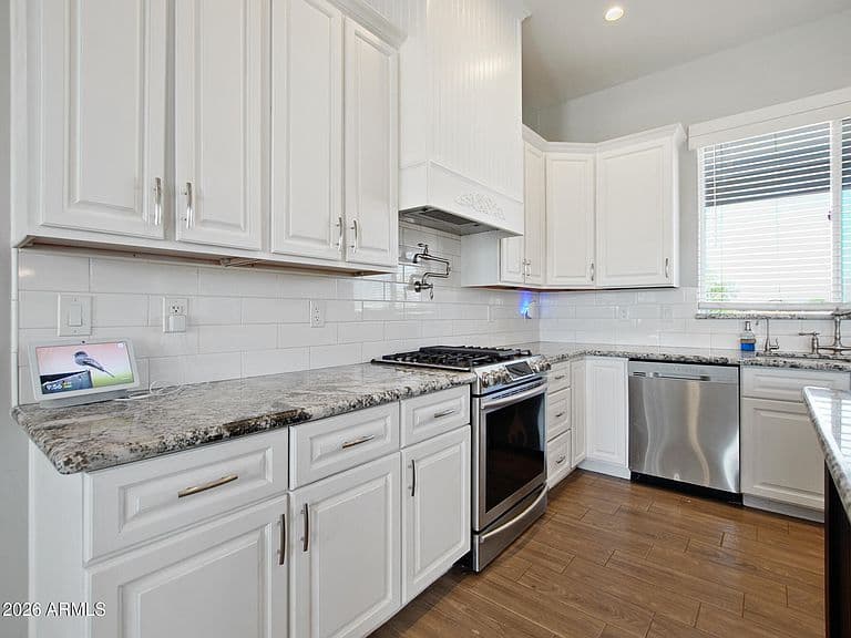 32480 N ROYCE Road photo 5