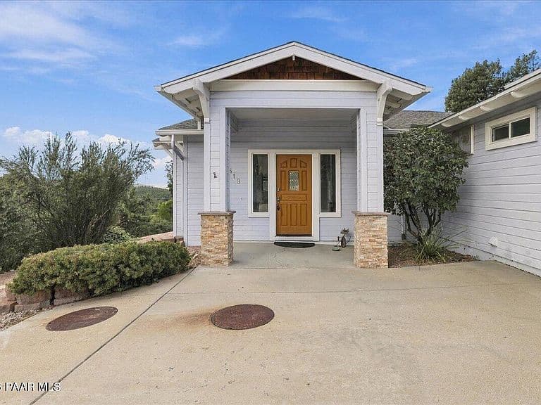 518 Karen Dr photo 2