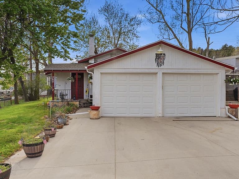 305 8th St photo 2