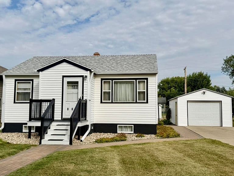 807 S High St photo 1