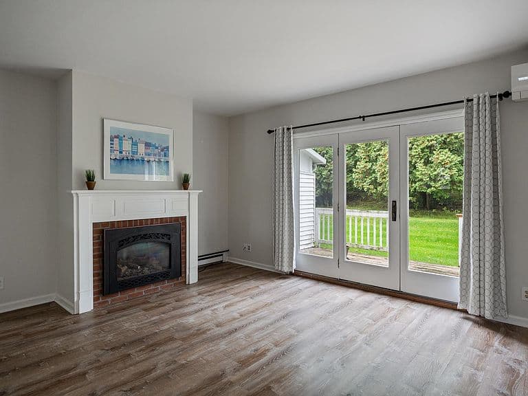 267 Eastview Circle photo 4