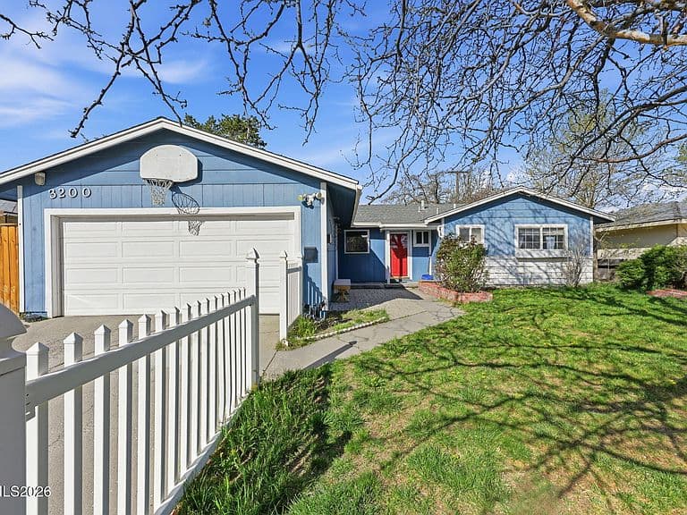 3200 Pine Ln photo 1