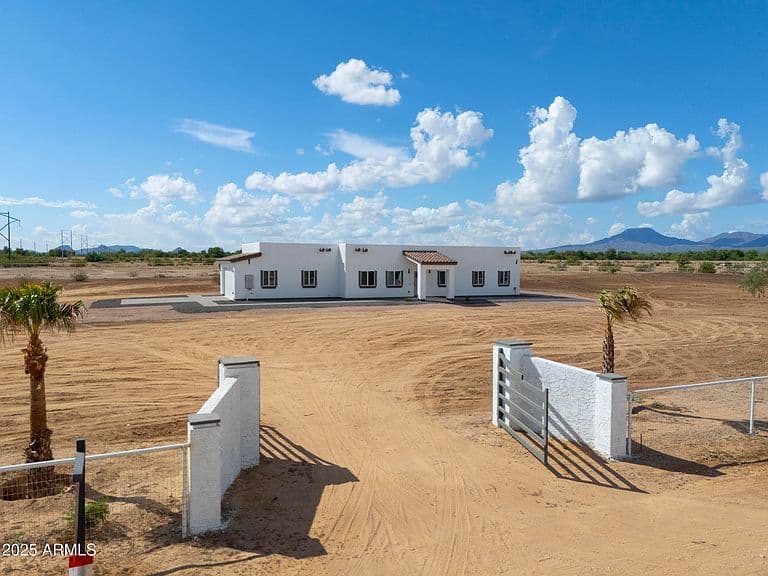 40179 W Robles Road photo 2