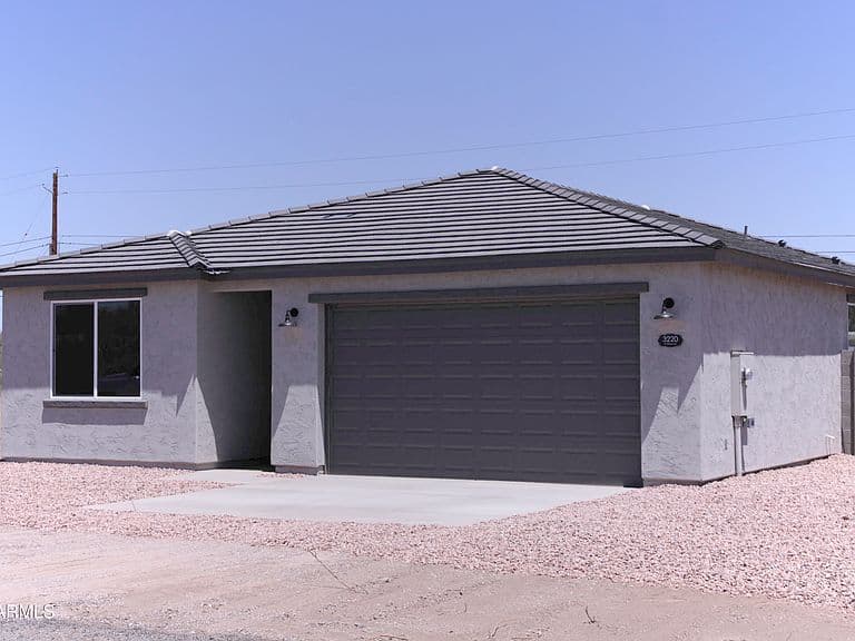 3220 W SOLANO Drive photo 1