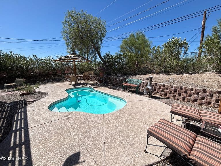 1045 Sunny Ridge Dr photo 1