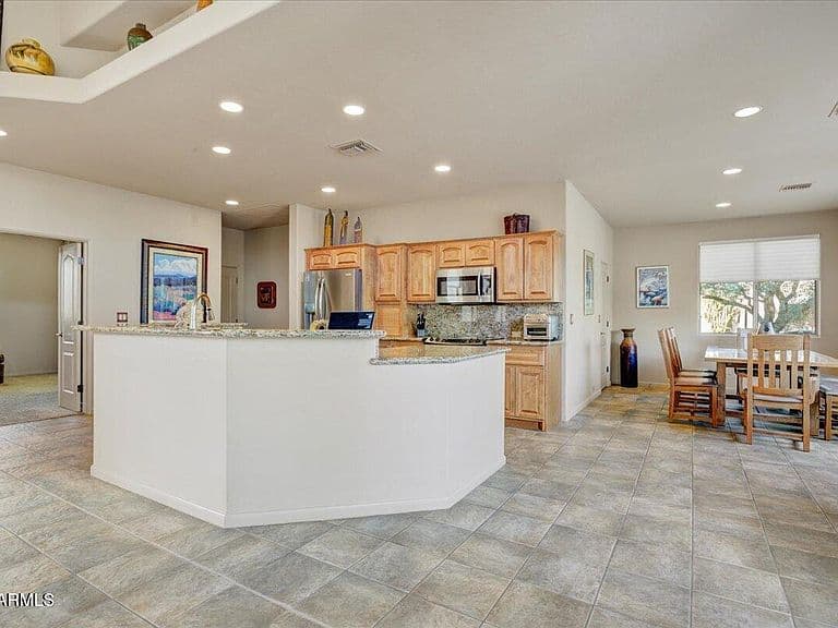 26424 N HERON Lane photo 5