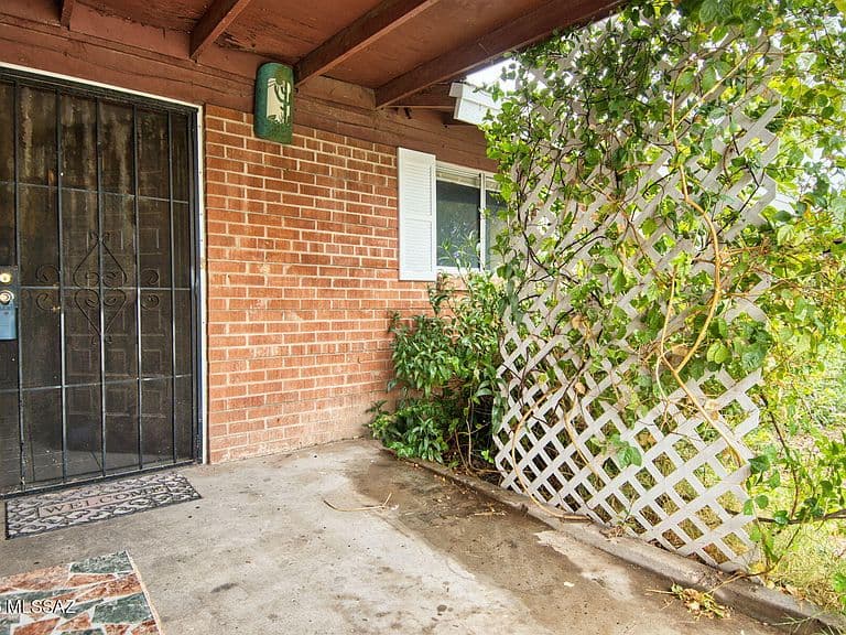 4418 N Alicia Ave photo 2