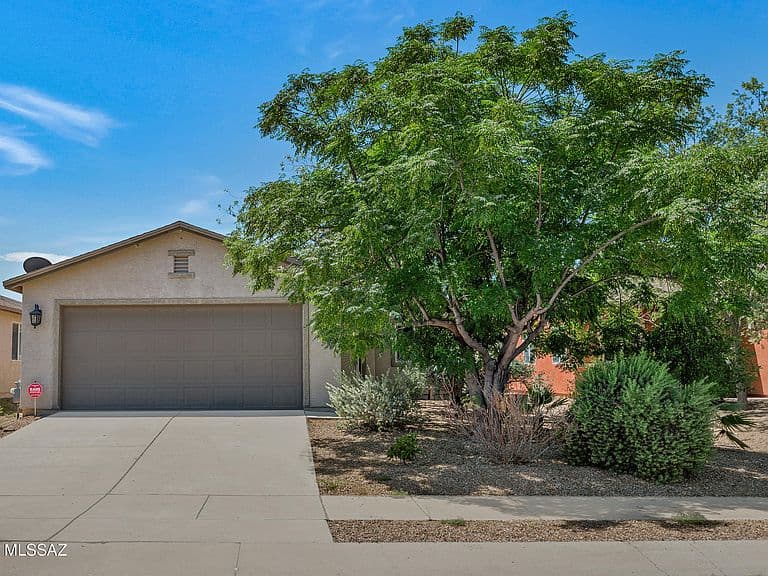 5082 E Kittentails Dr photo 1