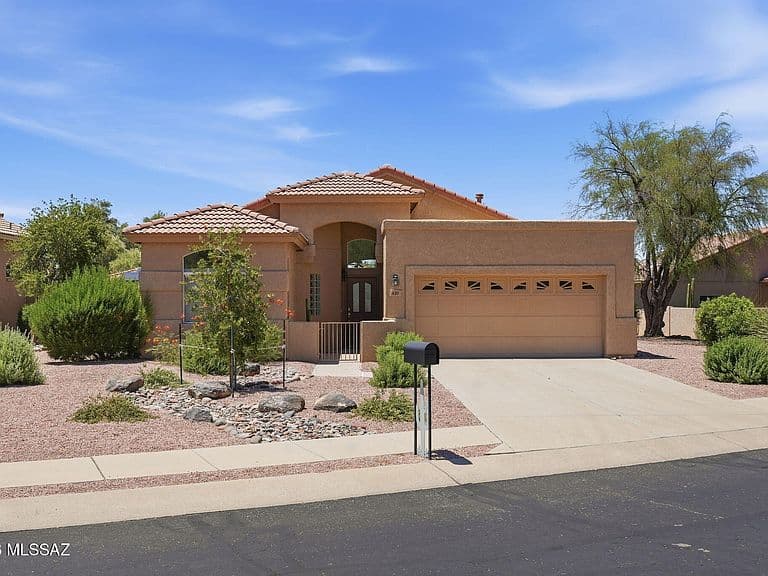 430 E Desert Golf Pl photo 1