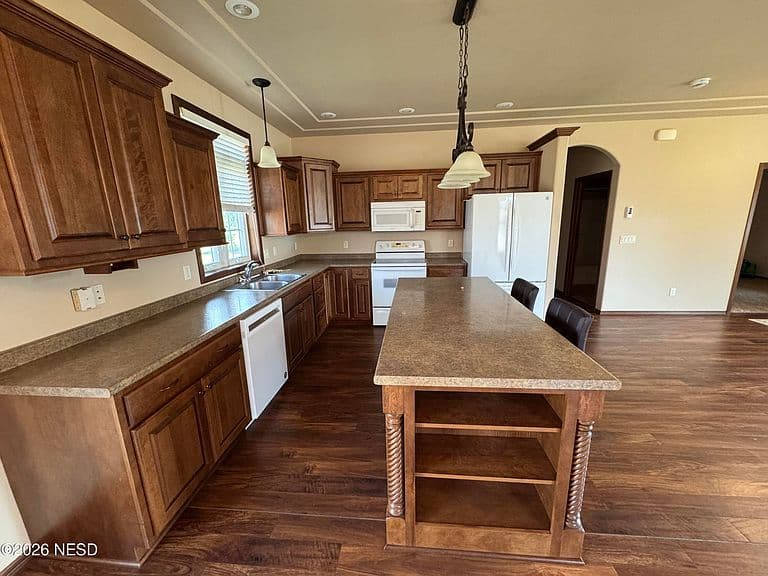 1008 Oak Dr NE photo 5