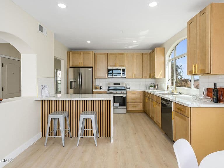1081 W 1ST Street #16 photo 1
