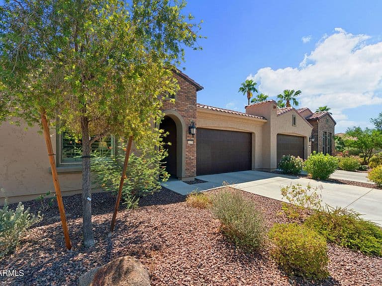 16339 W PICCADILLY Road photo 3