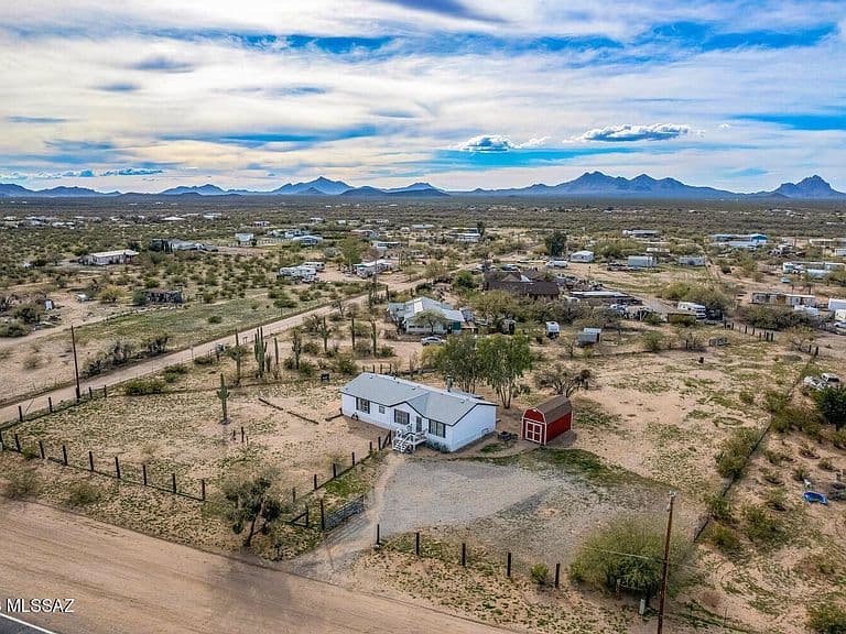 12201 N Derringer Rd photo 1