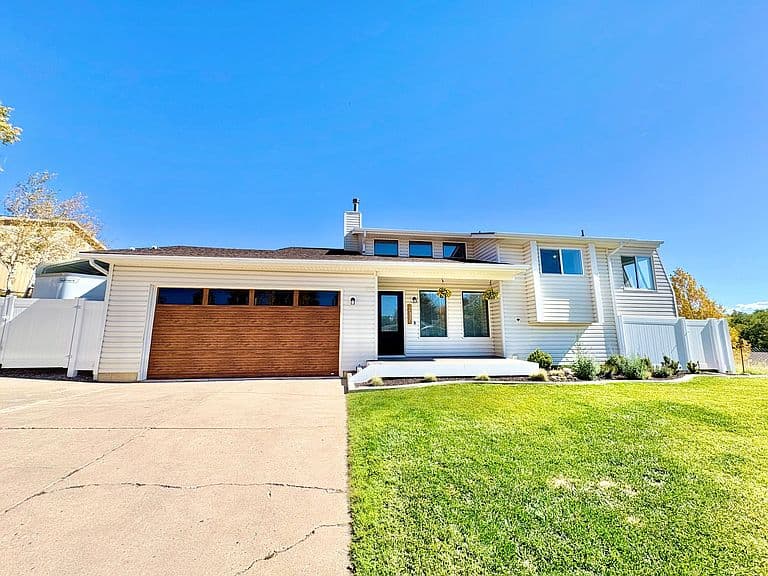 237 Grandview Cir photo 1