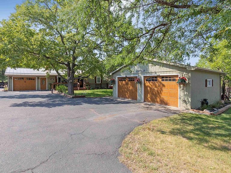 5503 Wildwood Dr photo 2