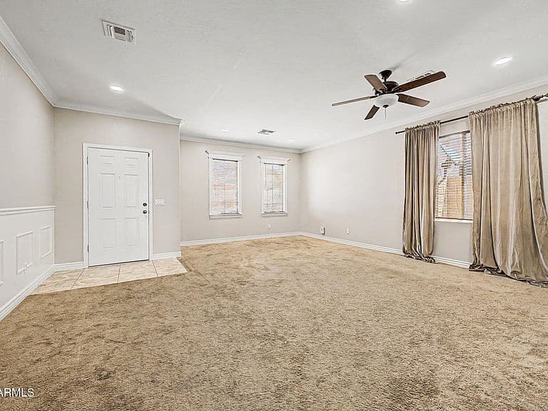 505 E HAROLD Drive photo 4