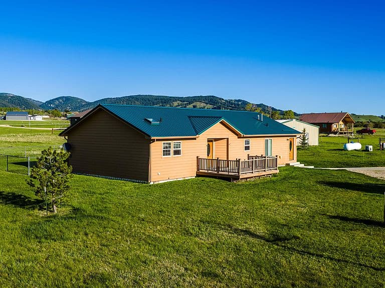 77 John Ln photo 2